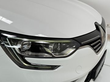 Fahrzeugabbildung Renault Megane IV Lim.BOSE-Edition Massag Kam Navi Touch