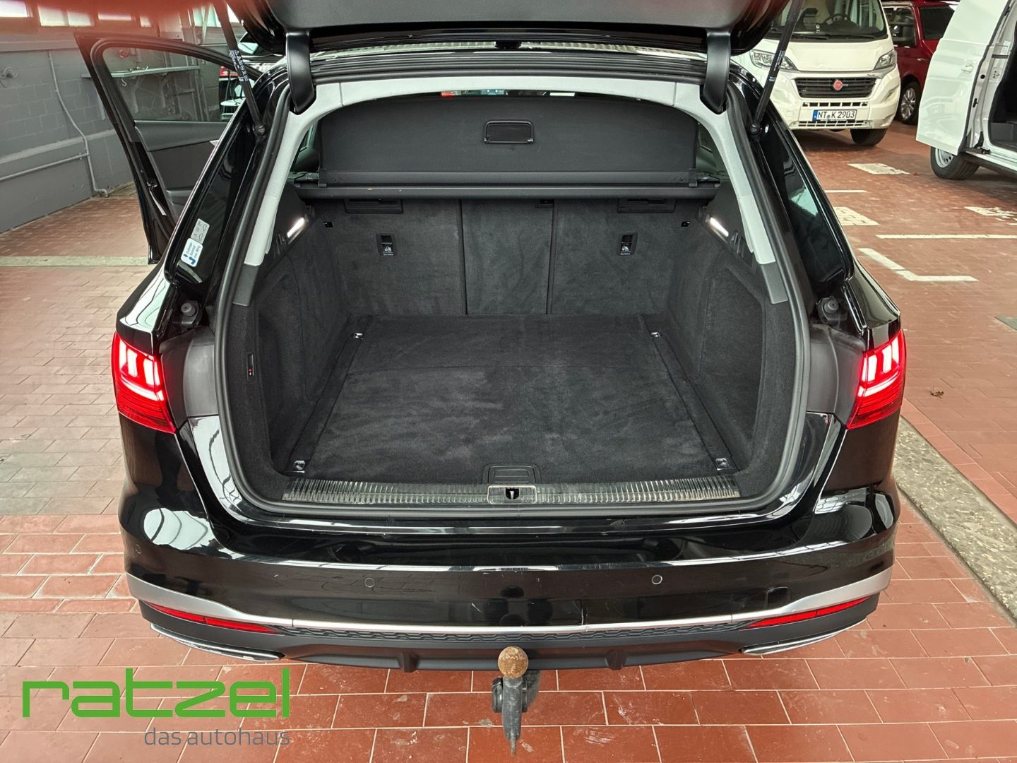Fahrzeugabbildung Audi A4 40 Avant 2.0 TFSI S line Navi AHK LED ACC Vir