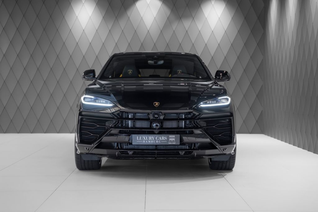 Urus 4.0 V8 SE 2026 BLACK/YELLOW AKRAPOVIC CARBO - Bild 2