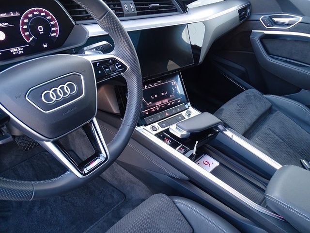 e-tron Sportback 55 quattro S line / Advanced