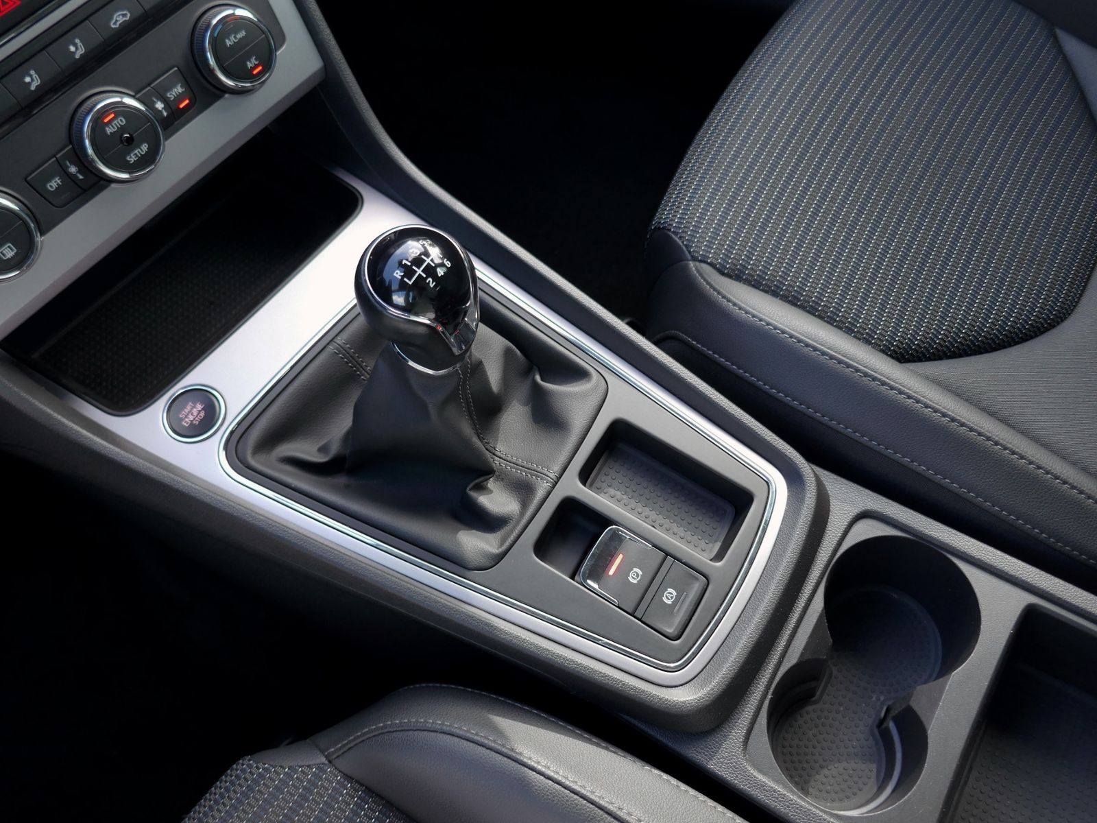 Fahrzeugabbildung SEAT Leon ST Xcellence 1.4 TSI | LED RFK GRA Navi