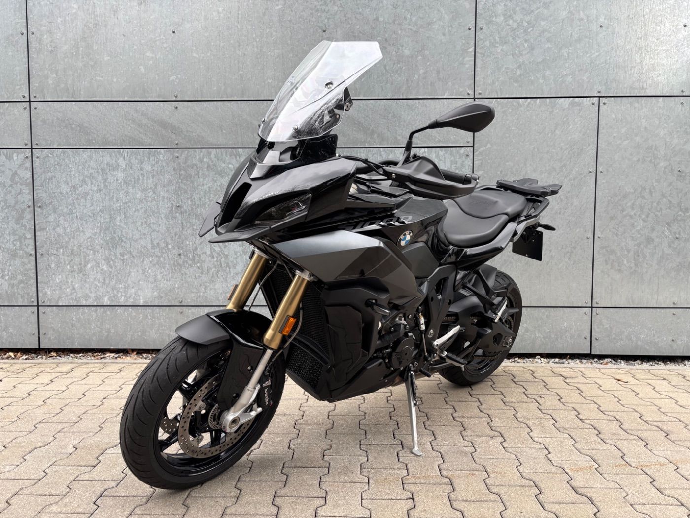 Fahrzeugabbildung BMW S 1000 XR Triple Black 2 Pakete
