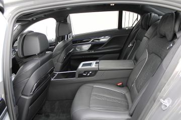 BMW 740 - 9