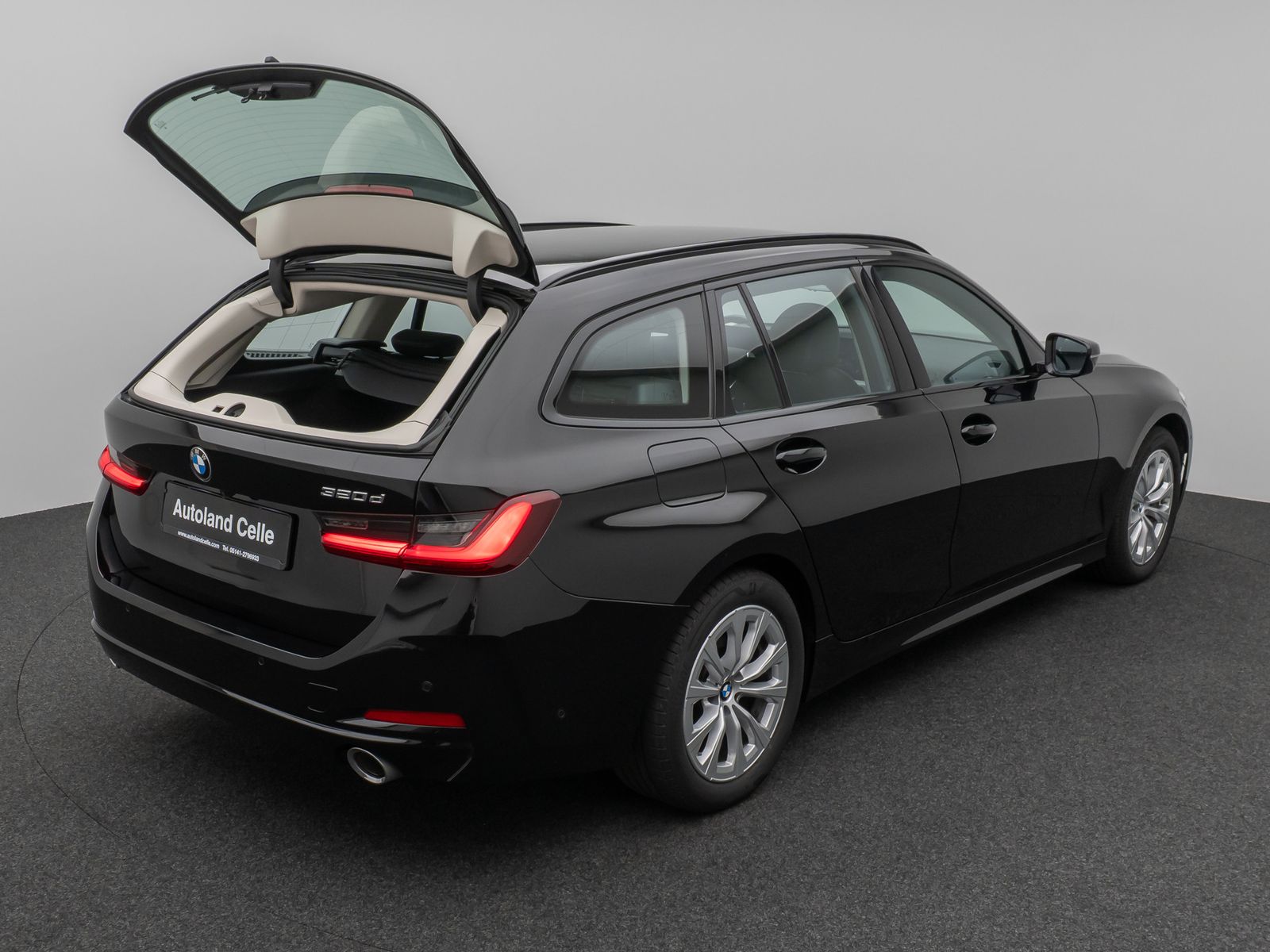Fahrzeugabbildung BMW 320d Kamera DAB HUD Lenkradheizung Alarm Sport