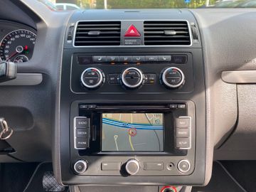 Volkswagen Touran - 10