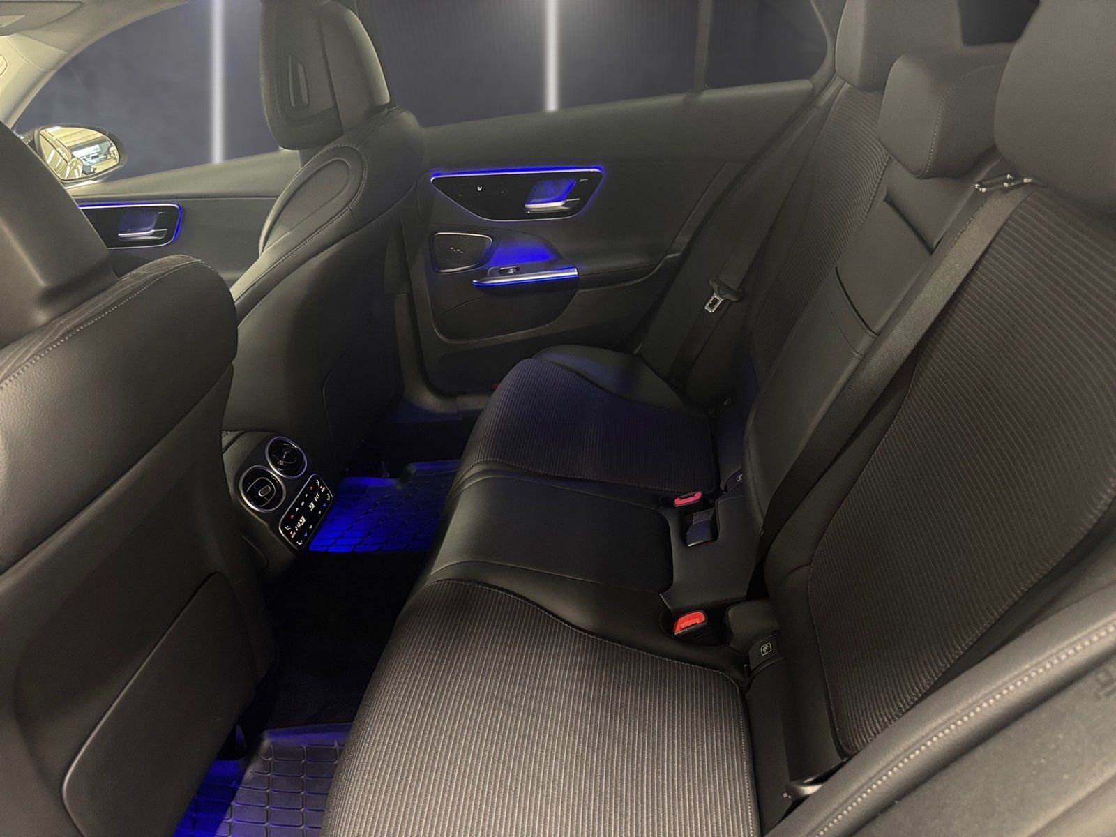 Fahrzeugabbildung Mercedes-Benz C 200 T Avantgarde*Distro*360°*Totwink*Night*LED