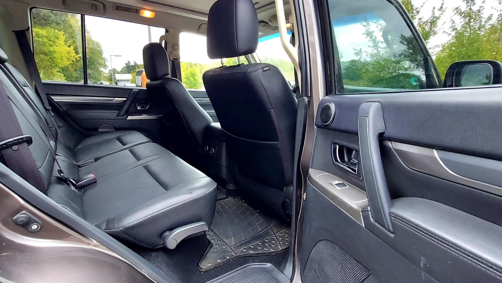 MITSUBISHI PAJERO 3.2 DI-D 200CH EDITION 30