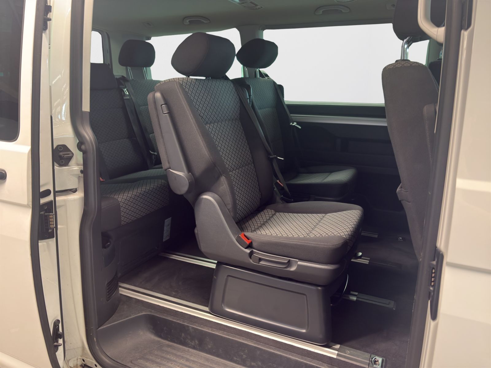Volkswagen T6.1 Multivan 2.0 TDI Trendline Navi DAB PDC AHK foto 17