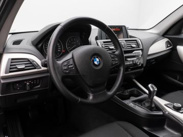 Fahrzeugabbildung BMW 116i Advantage Sitzhzg PDChint. Geschwindigkeit