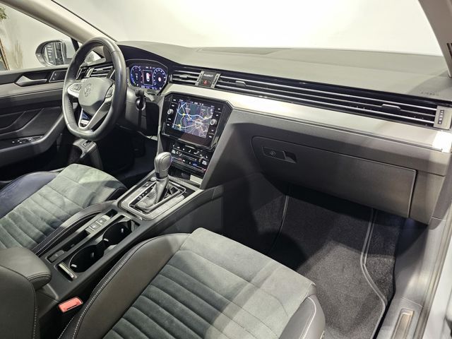 Volkswagen Passat 4Motion Sport Led Navi Leder AHK Kamera foto 18
