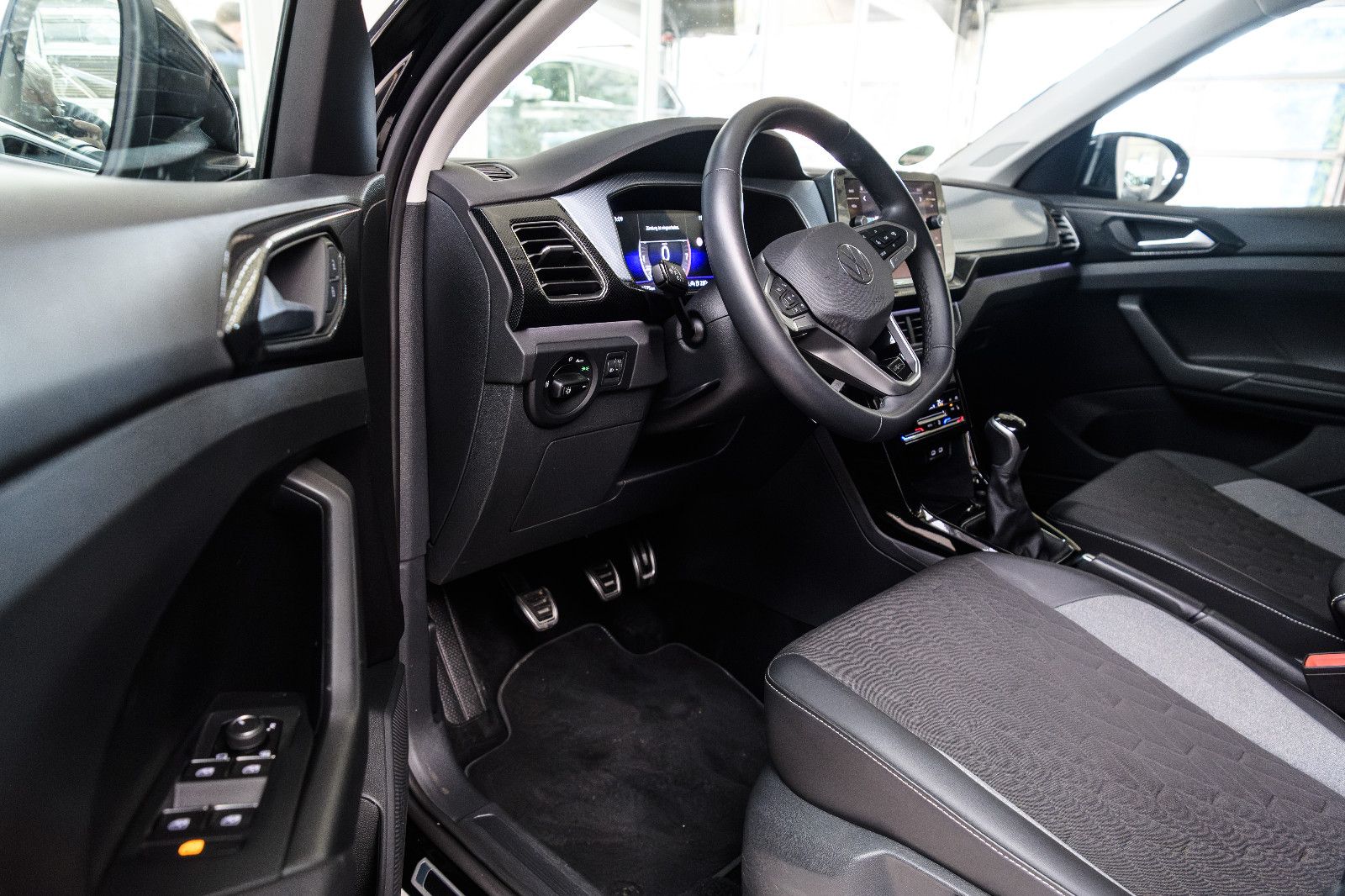 Fahrzeugabbildung Volkswagen T-Cross Goal 1.0 TSI LED+APP+ACC+SHZ+5 J.GARANT.