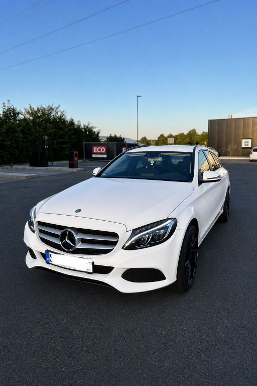 Image of Mercedes-Benz 220