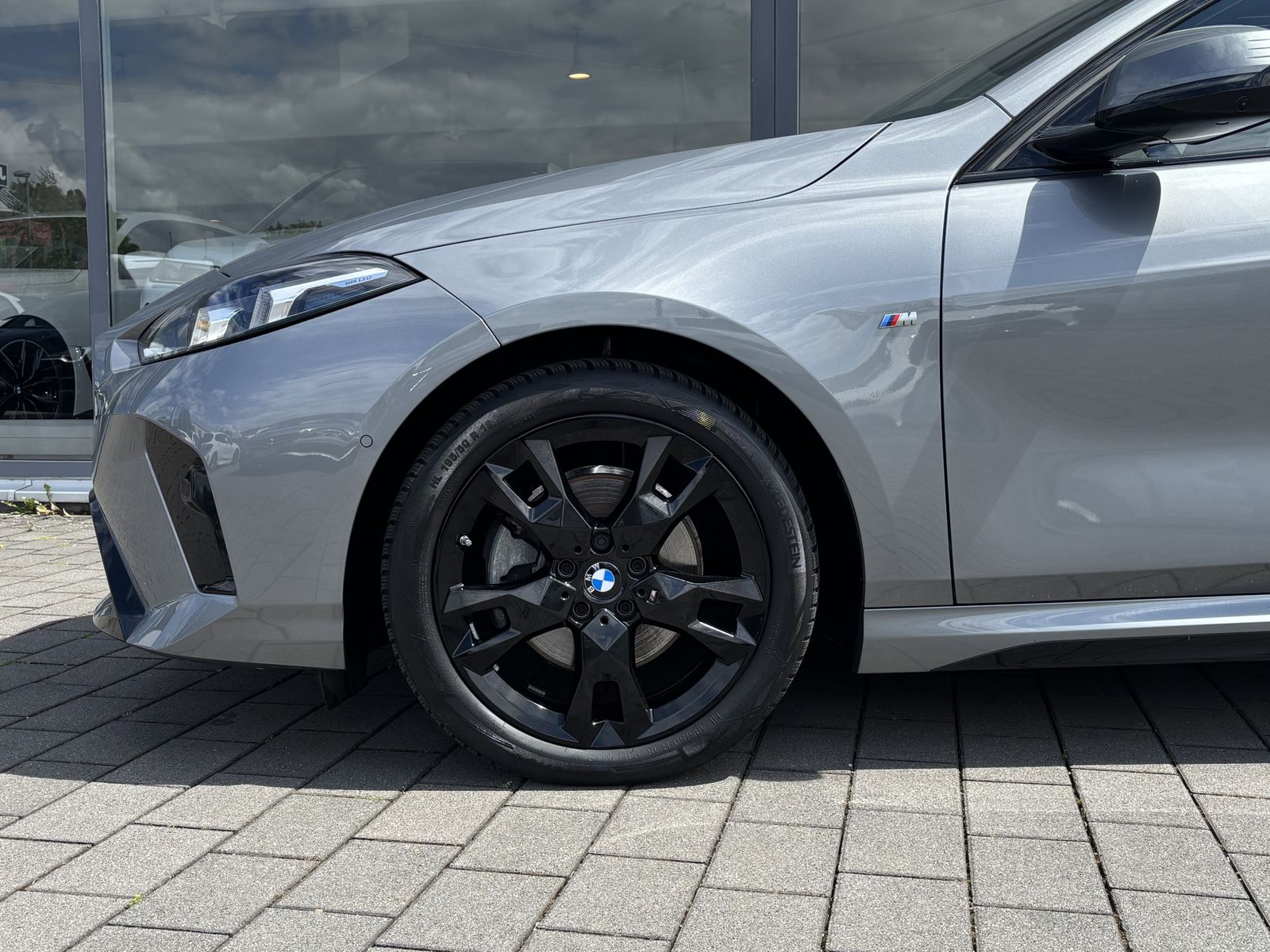 BMW 120 i M Sportpak. Headup+HIFI°el.Sitze°AHK°18Zol imagem 2