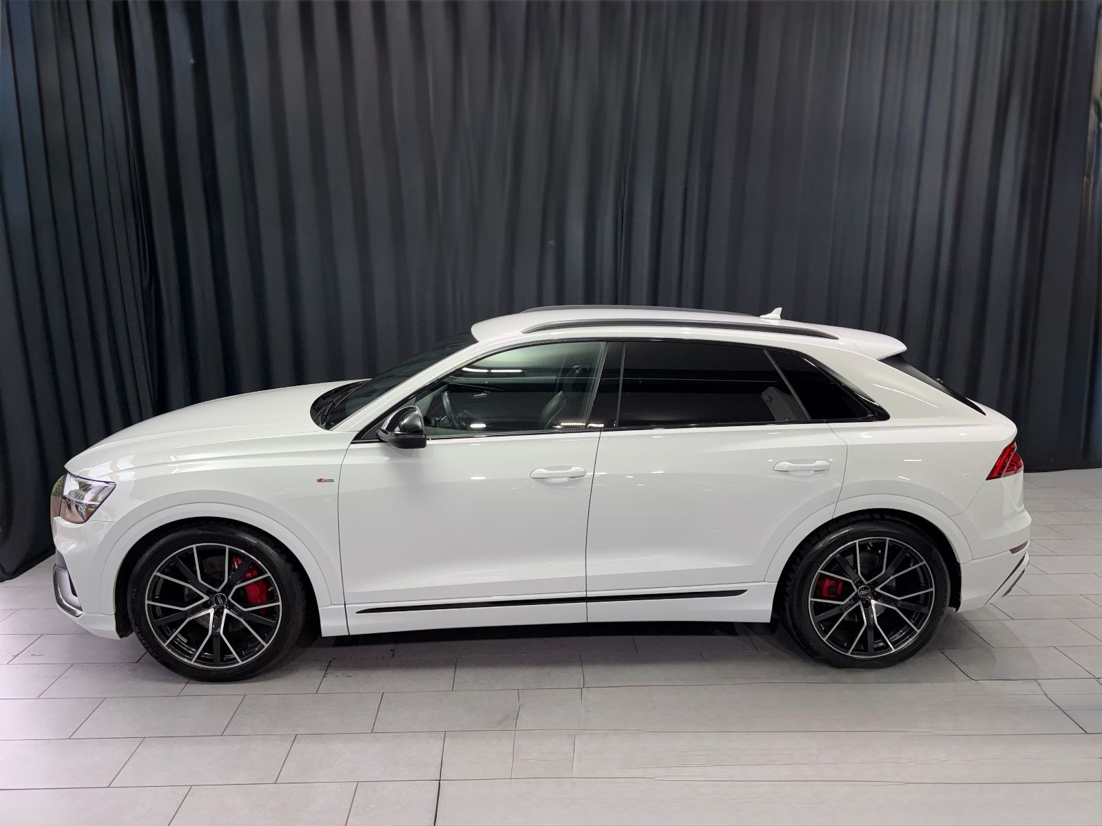 Fahrzeugabbildung Audi Q8 50 TDI quattro |MATRIX|AHK|LUFT