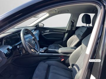 Audi Q8 e-tron - 12