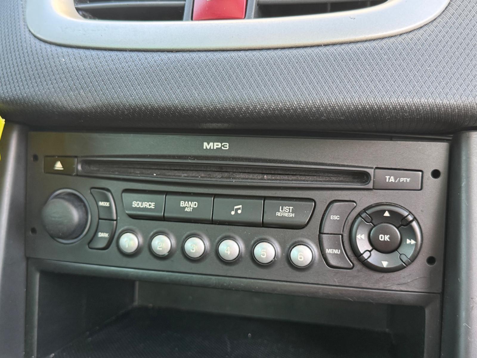 Peugeot 207 2009 — photo 12