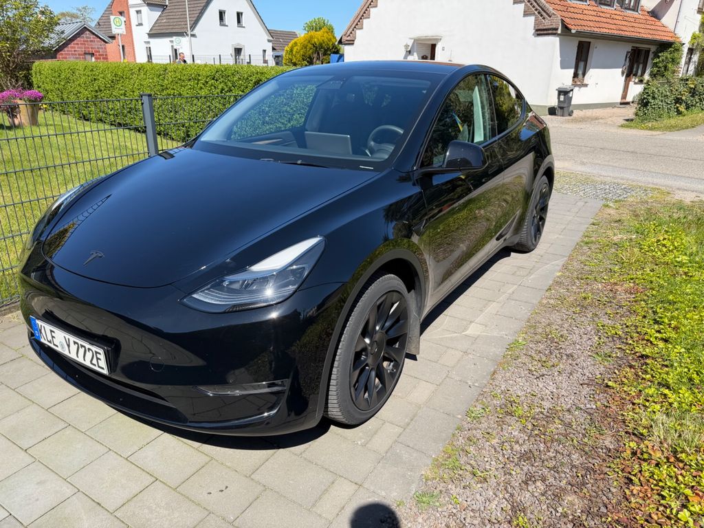 Image of Tesla Model Y