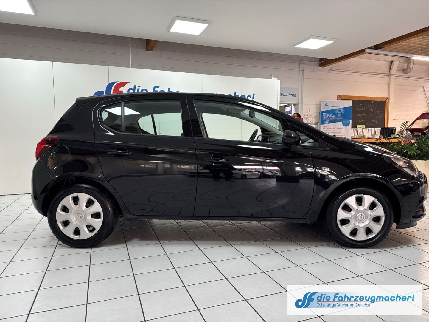 Fahrzeugabbildung Opel Corsa E Edition Navi Apple CarPlay Android Auto