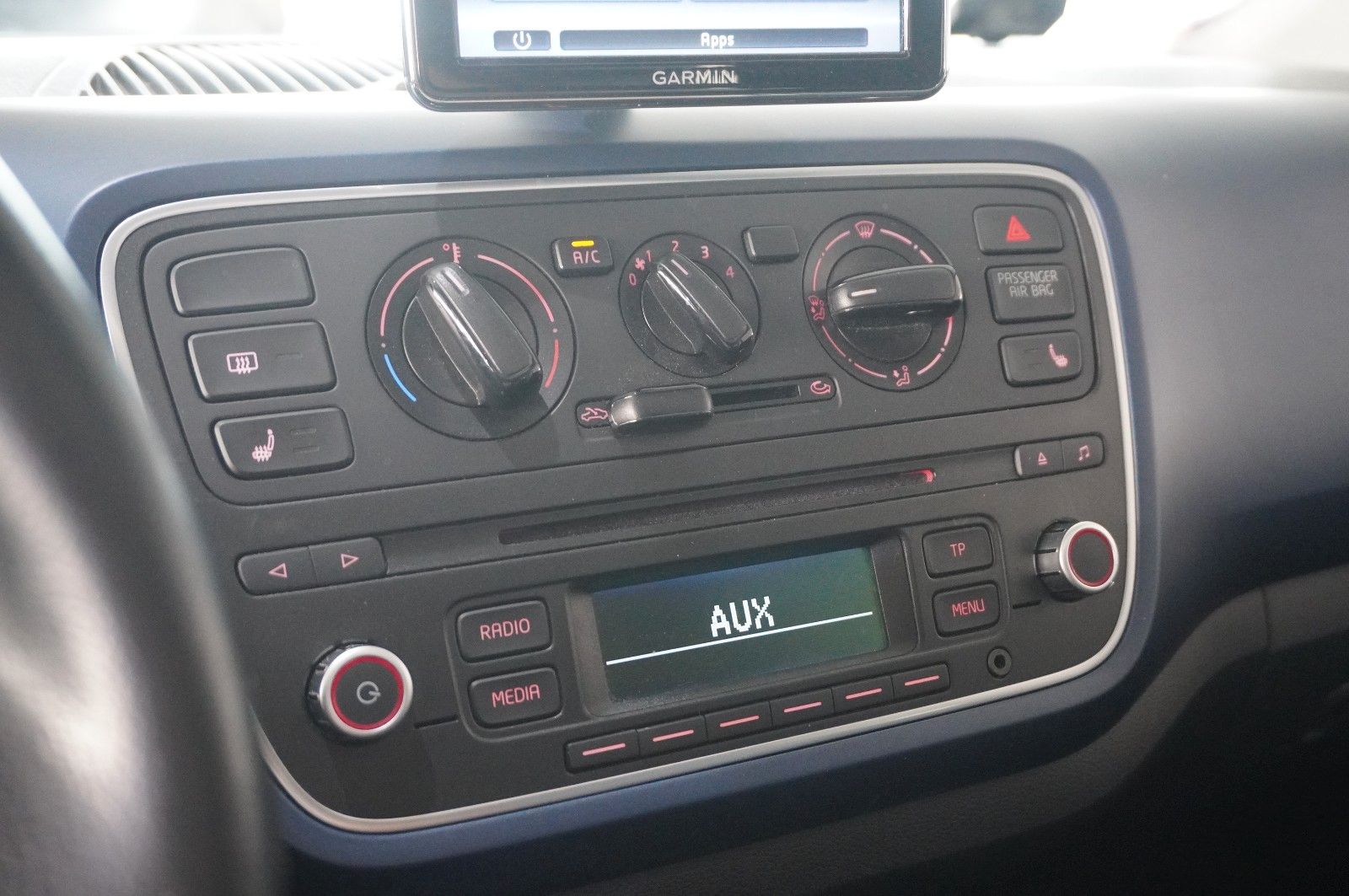 Fahrzeugabbildung SEAT Mii 1.0 CONNECT 5-TÜR NAVI/SPORT/SHZ/PANO./PDC