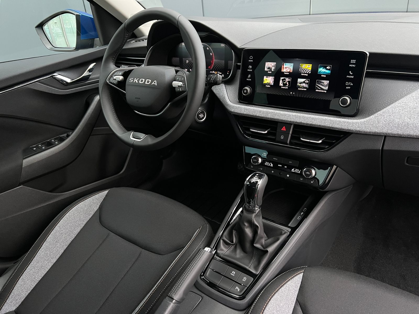 Fahrzeugabbildung SKODA Kamiq Selection 1.0 TSI DSG *LED, Komfort Paket,