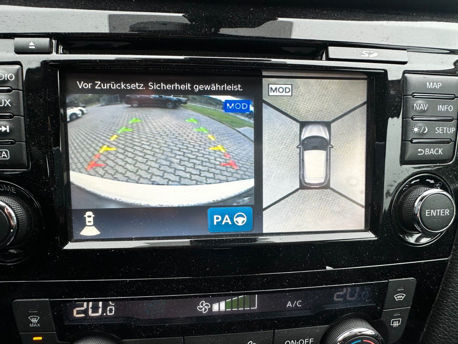 Fahrzeugabbildung Nissan Tekna+AHK,1.Hd.,Scheckh.gepfl.1a Zust.,Serv