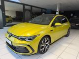 Volkswagen Golf  R-LINE DSG ACC PANO STANDHZG AHK GARANTIE - mit Benzin-Antrieb: Beige, Limousine