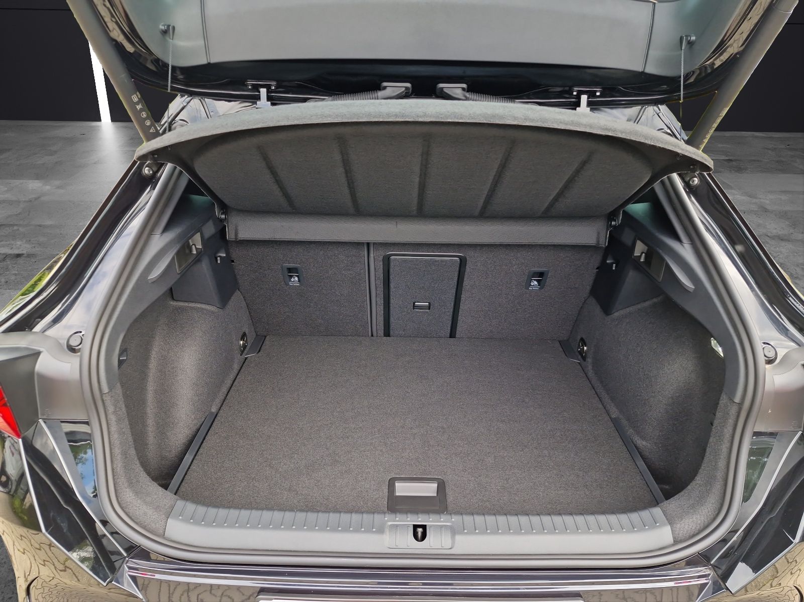 Fahrzeugabbildung CUPRA Formentor VZ Tribe Edition 2.0 TSI 4Drive DSG AK