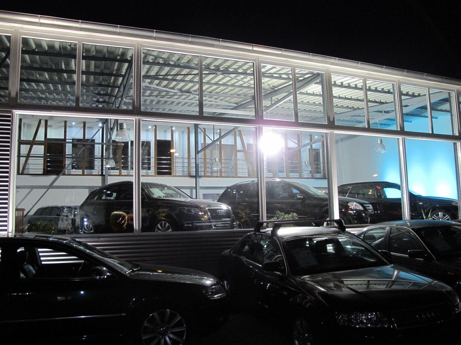 showroom-image-top
