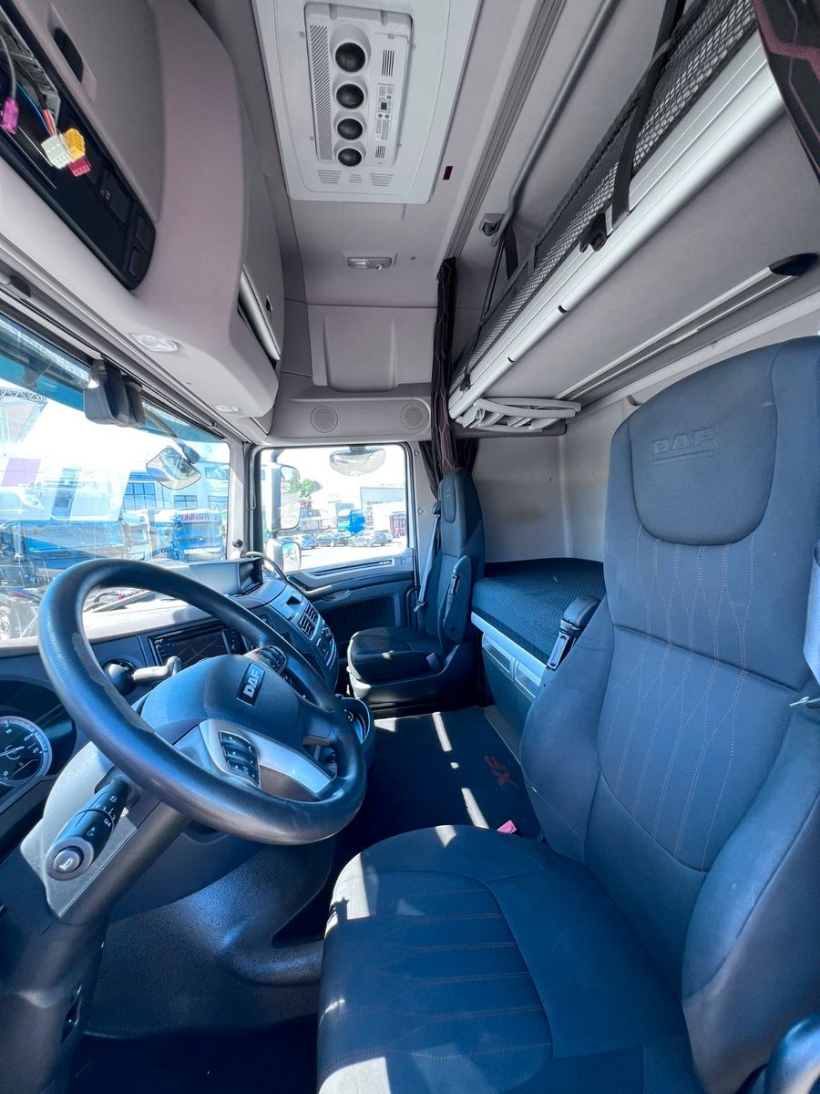 Fahrzeugabbildung DAF Low Deck XF 480 FT, Intarder