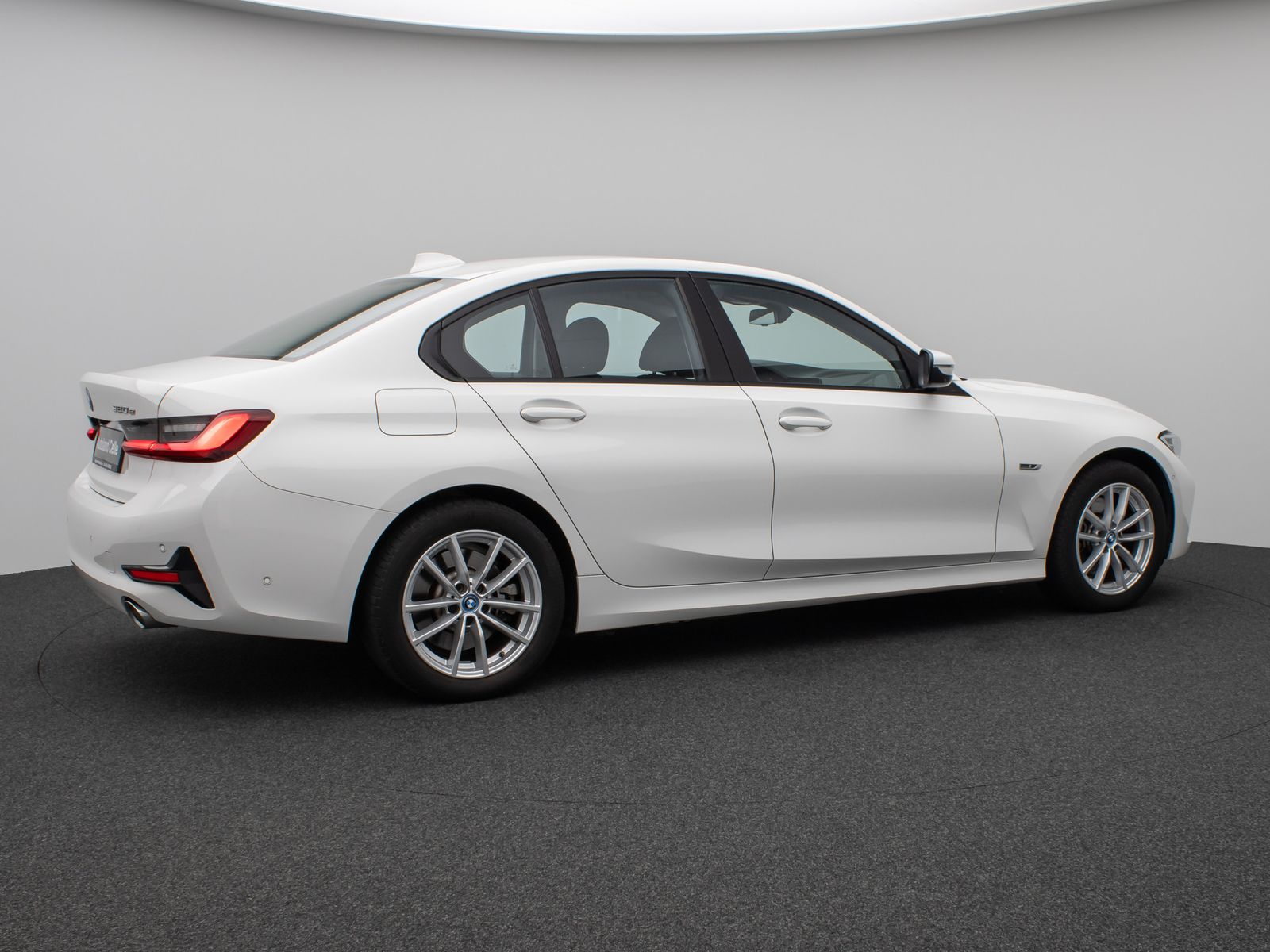 Fahrzeugabbildung BMW 320e 360°DAB WLAN CockPiPro DrivAssis LED Alarm