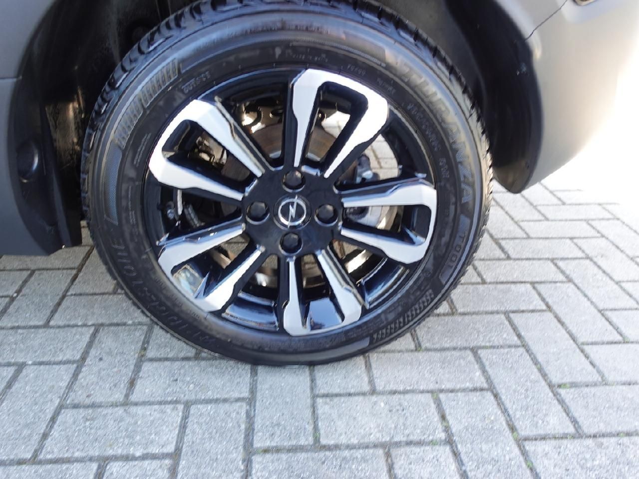 Fahrzeugabbildung Opel Crossland 1,2 Elegance