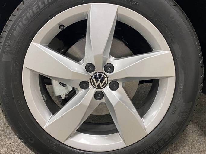 Fahrzeugabbildung Volkswagen T-CROSS 1.0 TSI OPF STYLE+KAMERA+ACC+SITZHEIZUNG