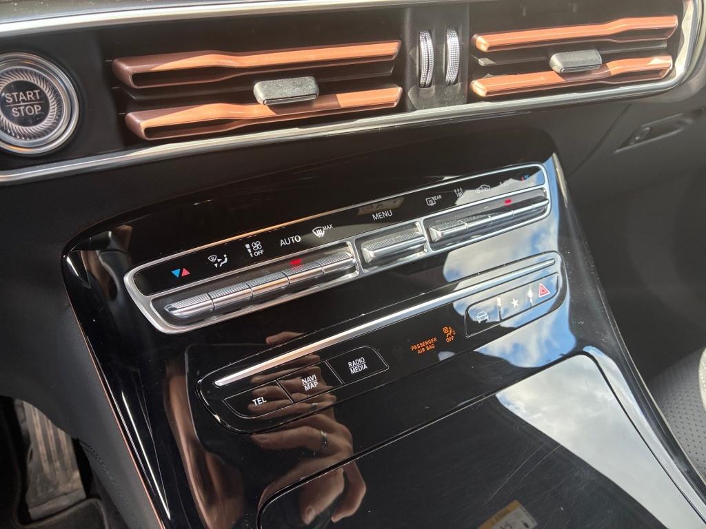 Mercedes-Benz EQC 400 4M AMBIENTE+HEAD-UP+KAMERA+MBEAM+CARPLAY