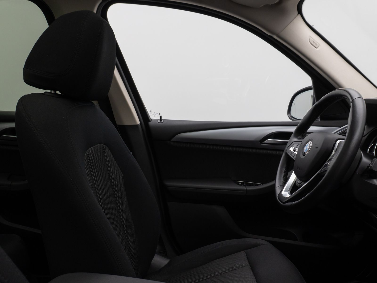 Fahrzeugabbildung BMW X3 xD20d Panorama Kamera DAB HiFi AHK Alarm 19"