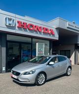 Volvo V40 D2 Momentum - Volvo V40: D2 Momentum