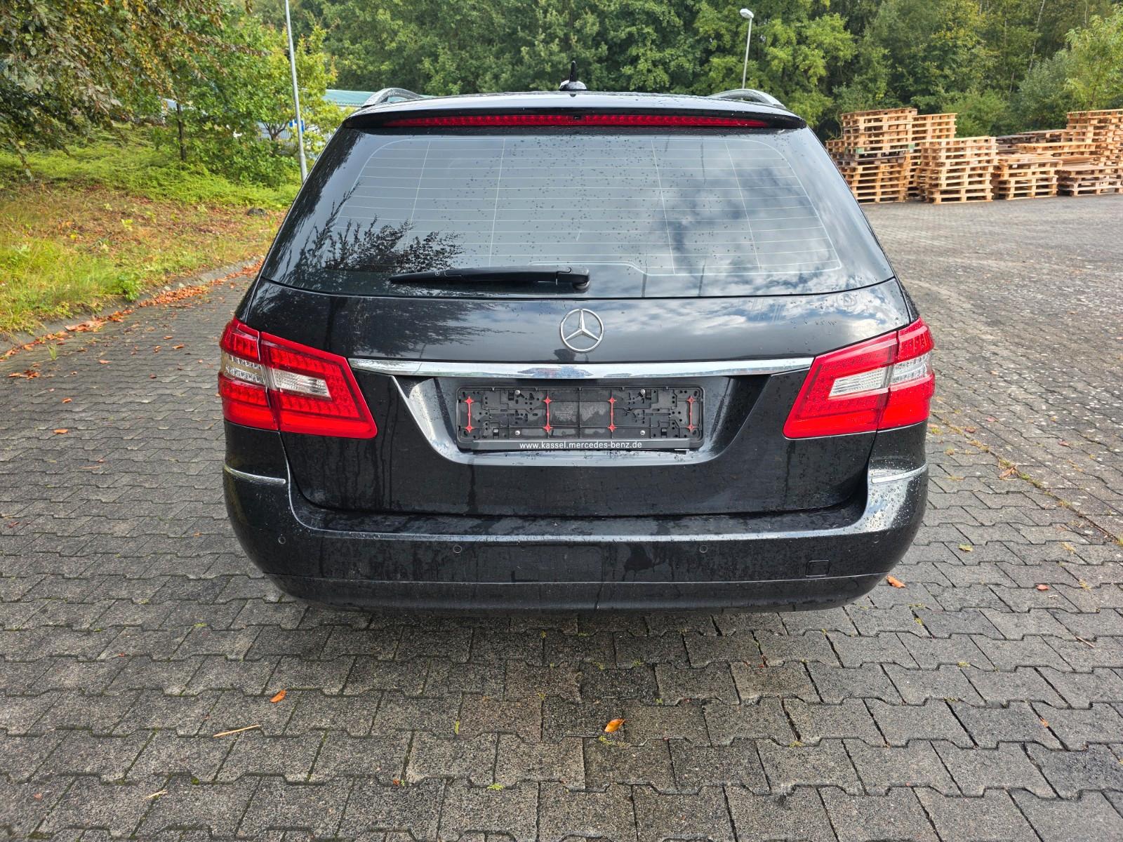 Mercedes-Benz E250 2012 — photo 8