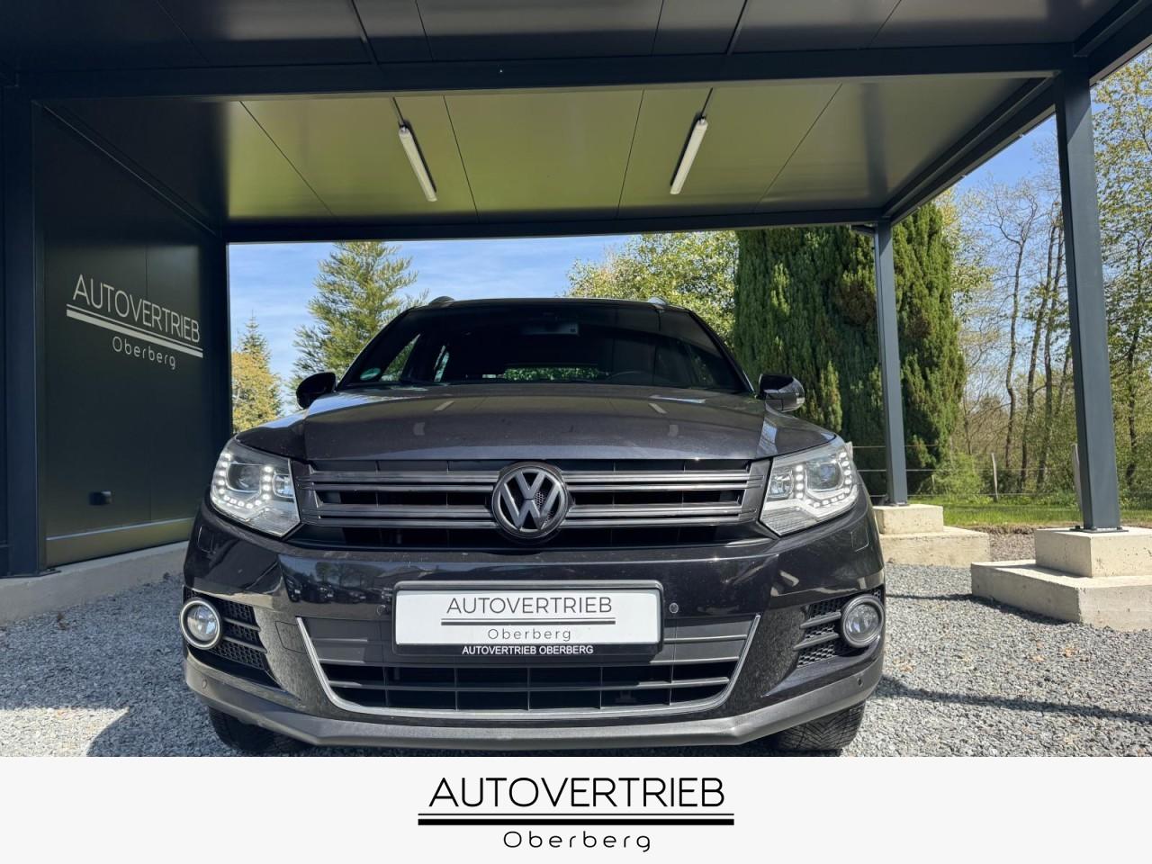 Volkswagen Tiguan 4Motion 2.0 TDI DSG NAVI XENON AHK PANO