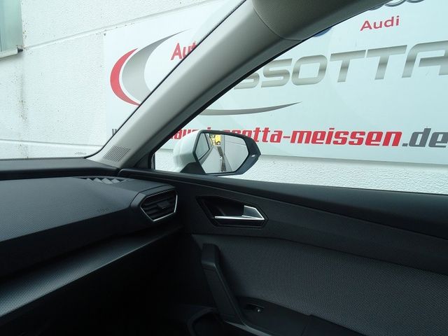 Leon 1.0 TSI Sportstourer Style / Navi