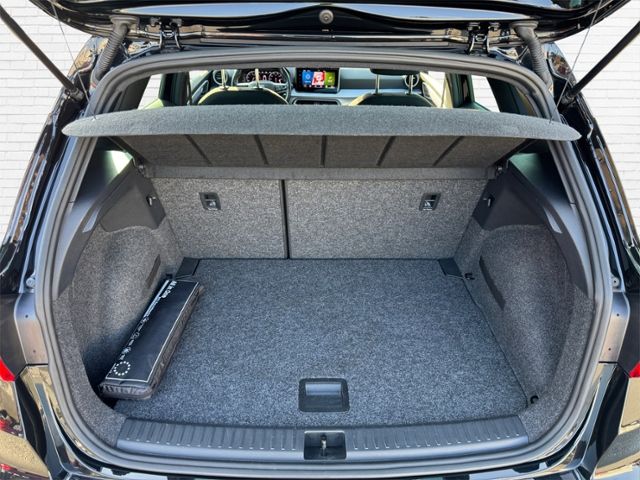Fahrzeugabbildung SEAT Arona FR 1.5 TSI DSG Tiptronic KLIMA LED NAVI LE