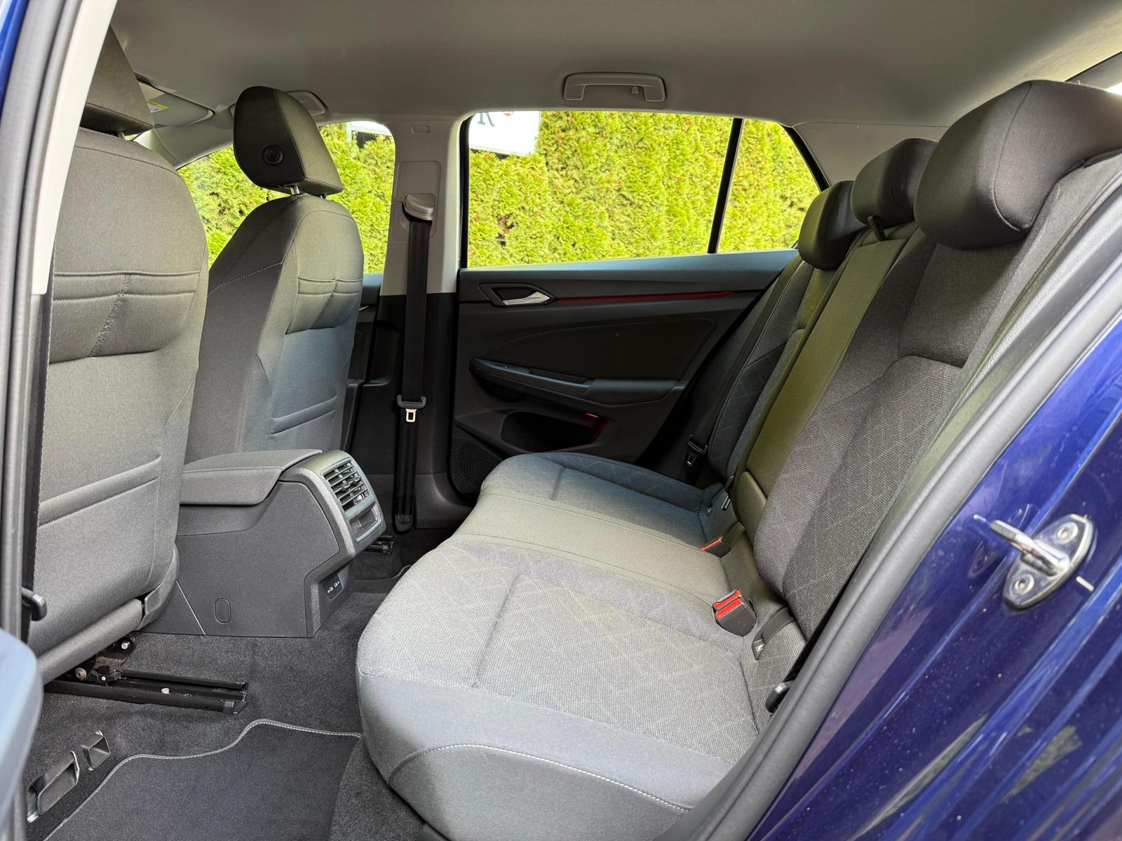 Volkswagen Golf 1.0 eTSI Limo Life LED+NAVI+ACC+SHZ+CARPLAY, миниатюра 9
