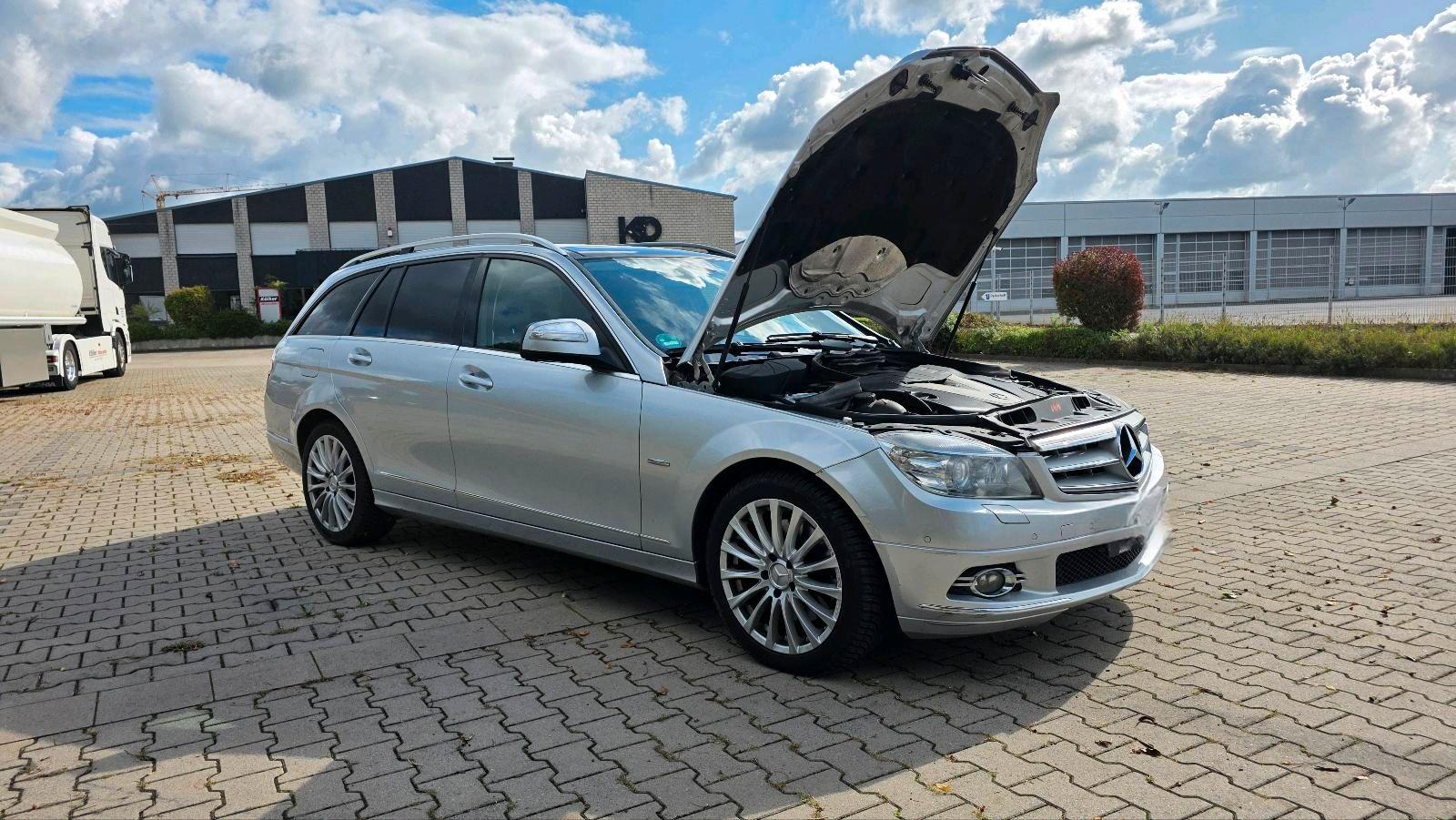 Mercedes-Benz C320 2008 — photo 8