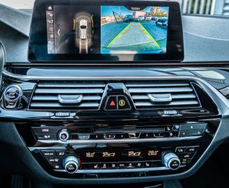 Fahrzeugabbildung BMW 520d Touring Sport Line HUD|LED|SHZ|NAVI|SPUR