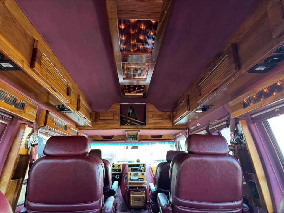 Fahrzeugabbildung Chevrolet Chevy Van G20 5.7 V8 Tiara deutsches Fzg.