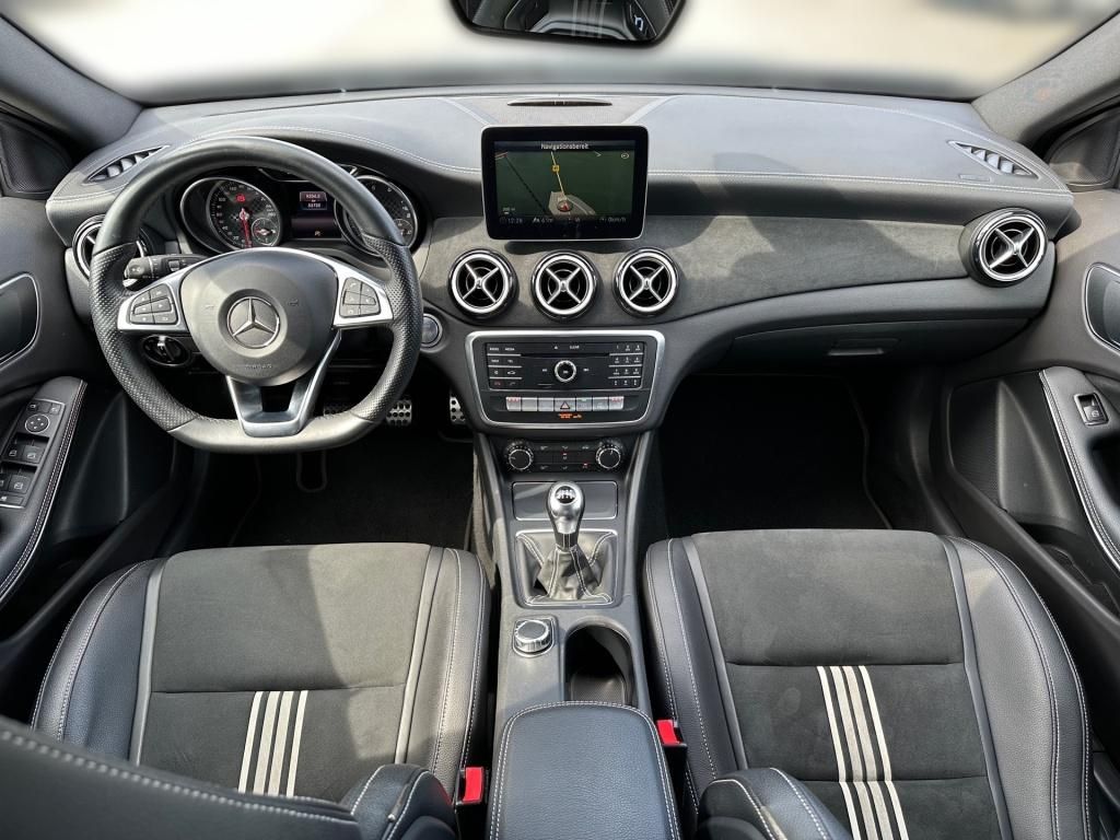 Fahrzeugabbildung Mercedes-Benz A 180 AMG Navi LED SHZ Ambie. Sport RDK CD