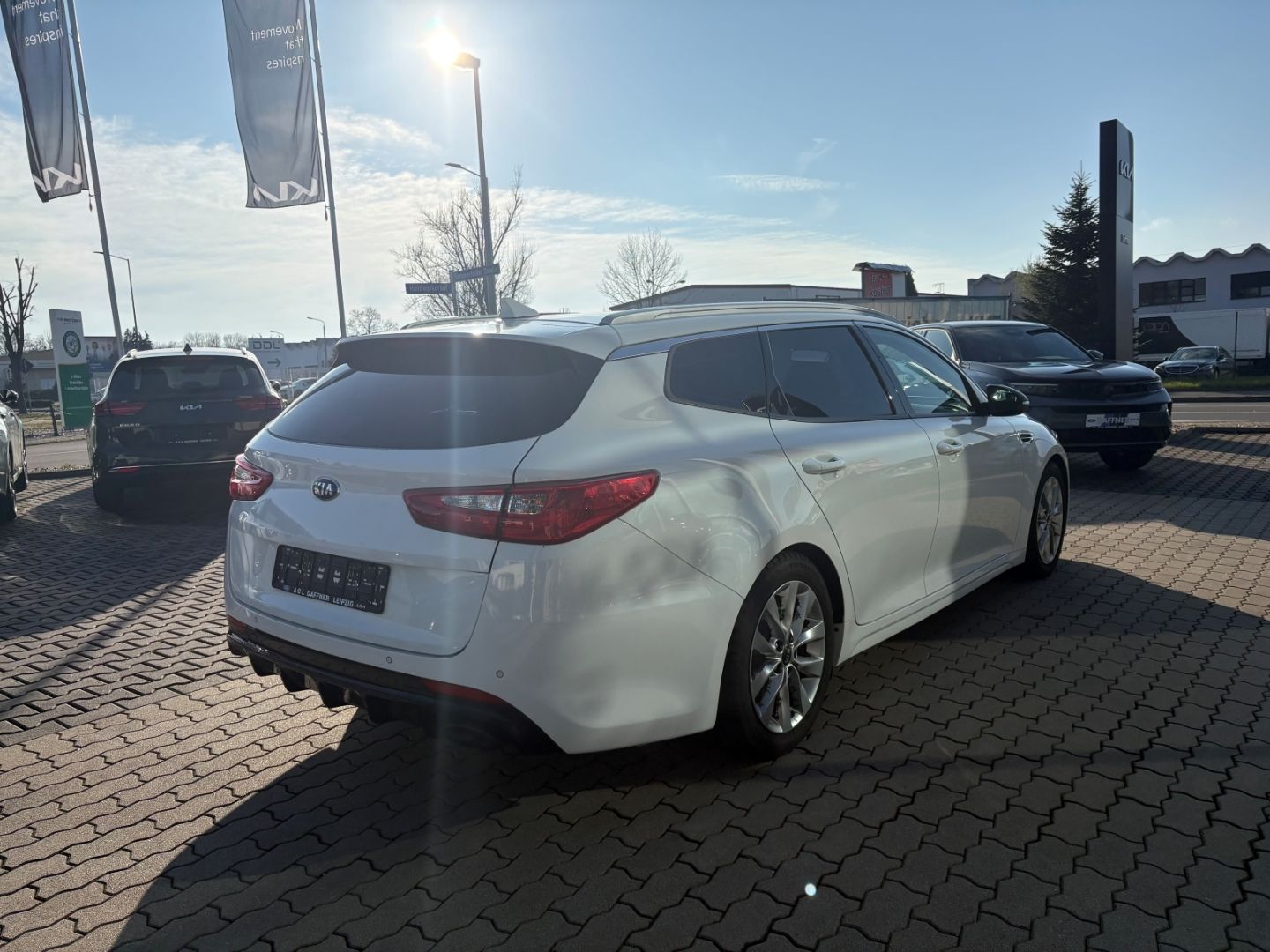 Fahrzeugabbildung Kia Optima Sportswagon Edition 7 Kamera Navi PDC