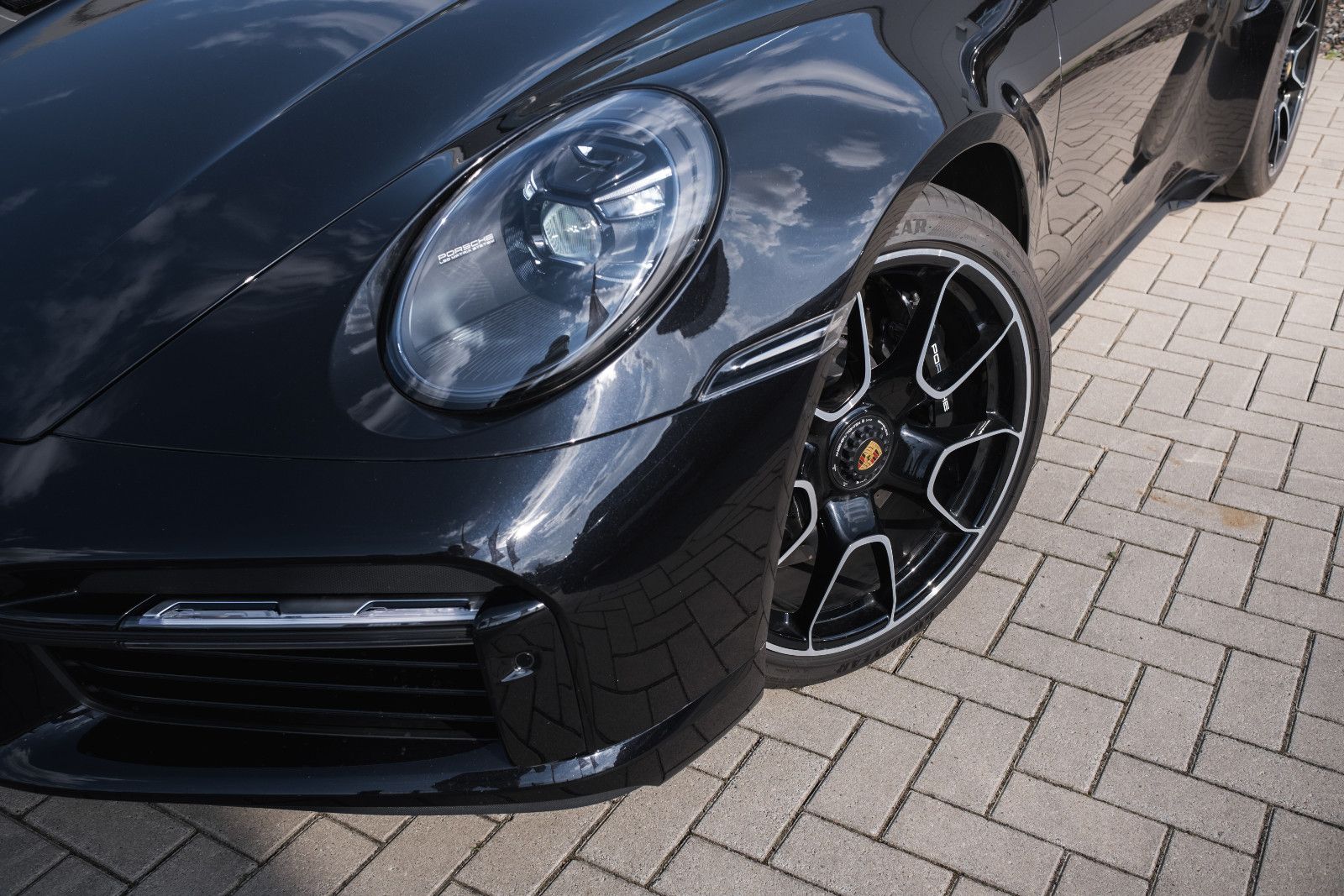 Fahrzeugabbildung Porsche 992/911 Turbo Cabrio-Lift-PDCC-LED-Burmester