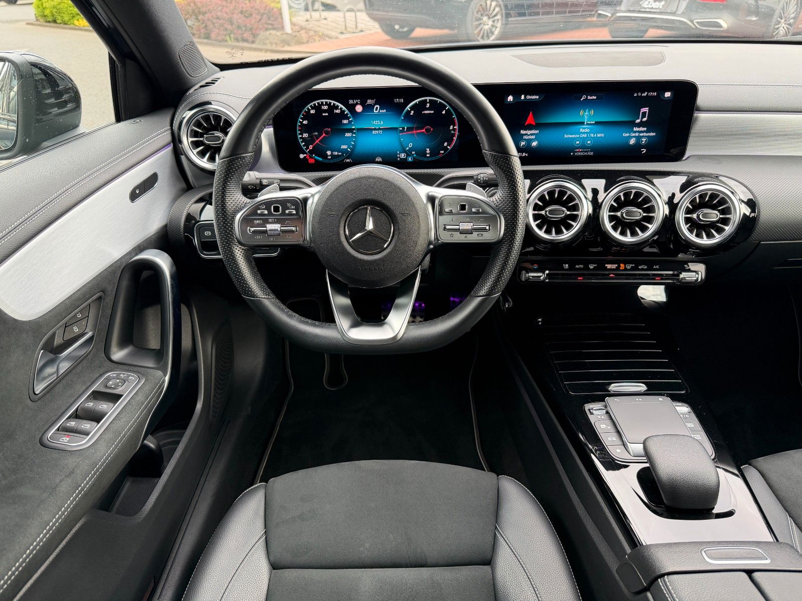 Fahrzeugabbildung Mercedes-Benz A 200 d Edition AMG Night+Ambiente+Distr+MBUX+19