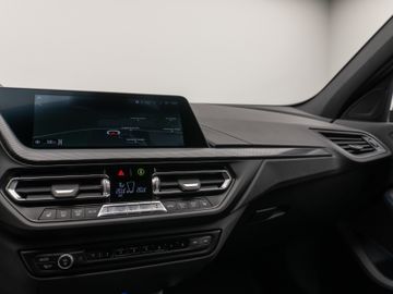 Fahrzeugabbildung BMW 120i M Sport Pro Kamera DAB HiFi AHK Lenkrhz 19"