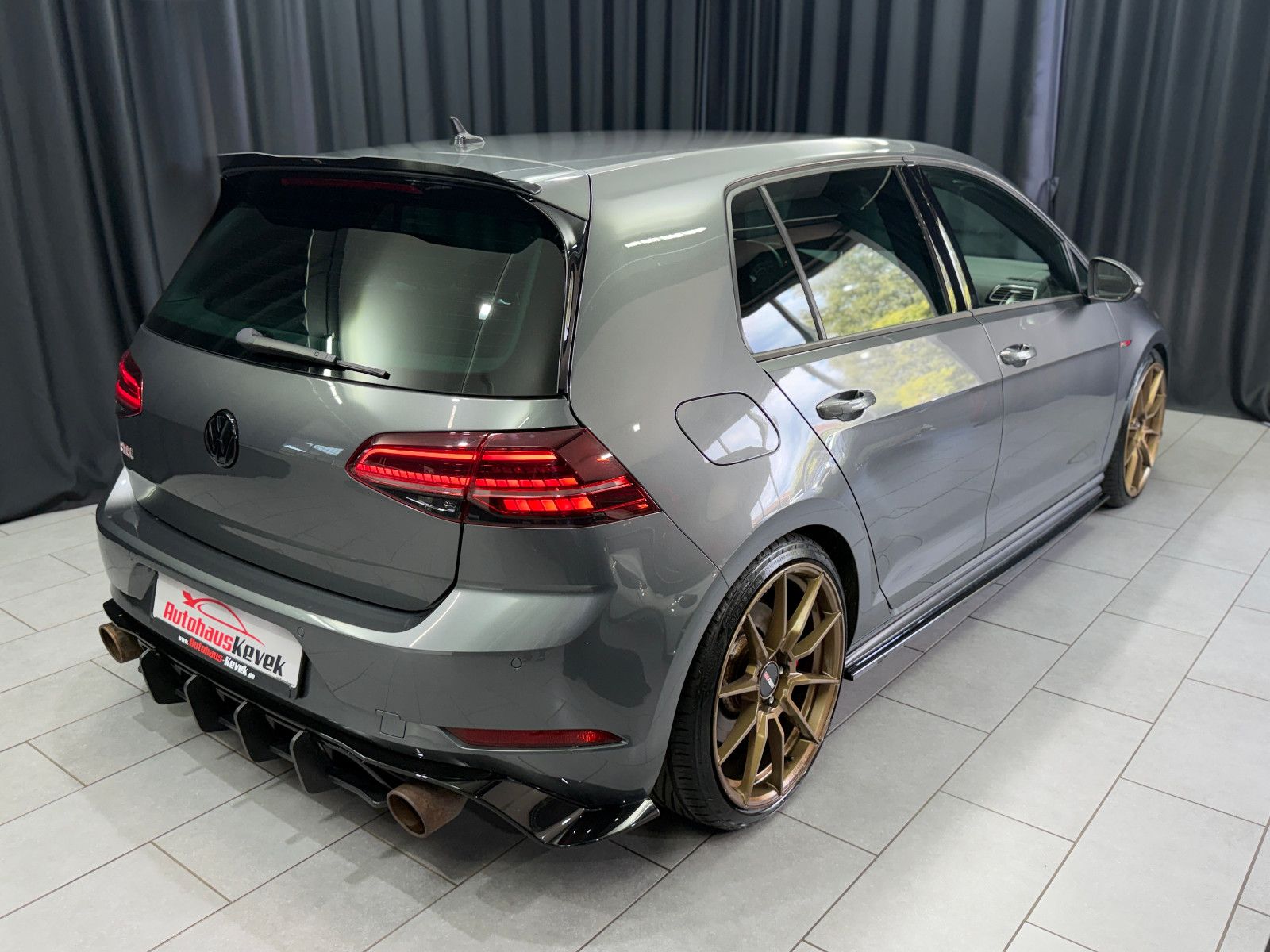 Fahrzeugabbildung Volkswagen Golf VII GTI Performance |APR|DSG|LED|MAXTON