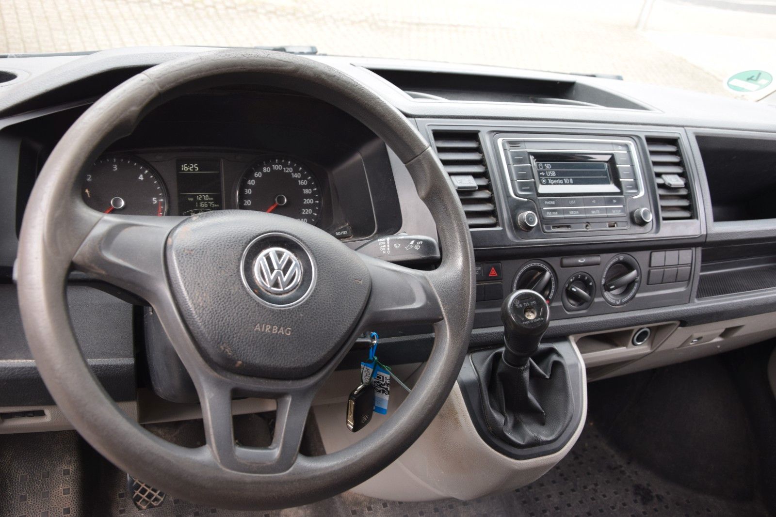 Fahrzeugabbildung Volkswagen T6 Transporter Kasten/Kombi Kasten FWD 1. Hand